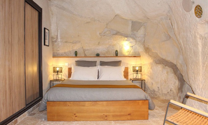 Cravant-les-Coteaux House | Gite Troglodyte de Charme & SPA Privatif en Touraine