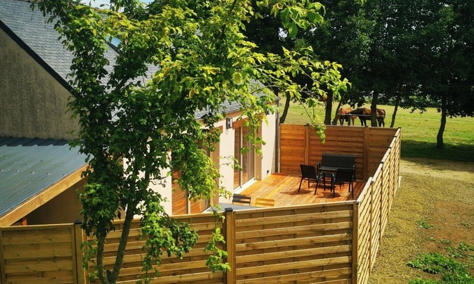 Lannion House | Gîte Trugarez, small renovated house. Situated in the green on the Pink Granite Coast