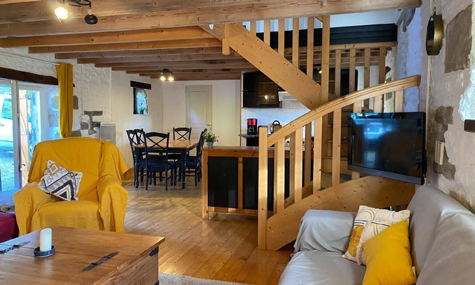 Plounerin House | Gite - typical Breton farmhouse with swimming pool