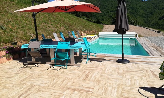 Vieillevie Cottage | Gite Vieillevie, 5 bedrooms, 10 persons