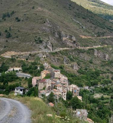 Pierlas House | GITES DE PIERLAS