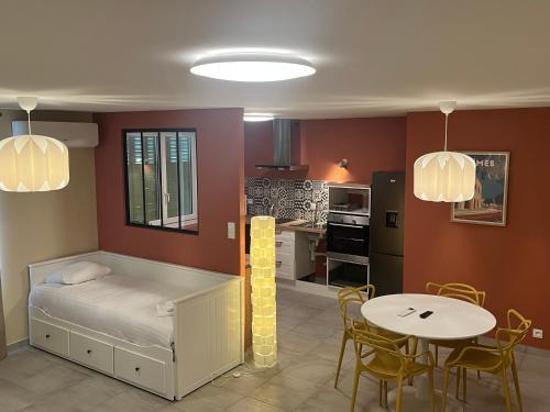 Bourg-Saint-Andeol Apartment | Gites Terres De Provence