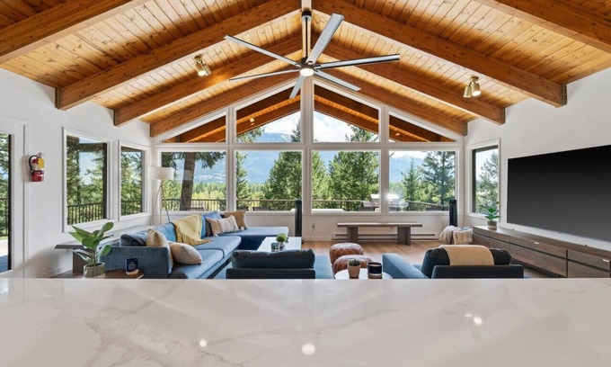 Columbia Falls House | Glacier Estate - Scenic Mountain & River Views!
