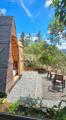 El Rosario Ski Chalet | Glamping DESEO con Jacuzzi, Wifi, fogata y vistas de Medellín