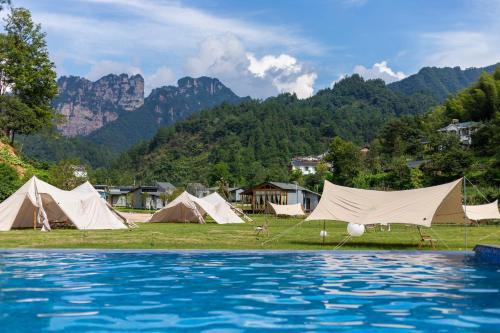 Wulingyuan Hotel | Glamping Resort-At National Forest Park with Free Shuttle