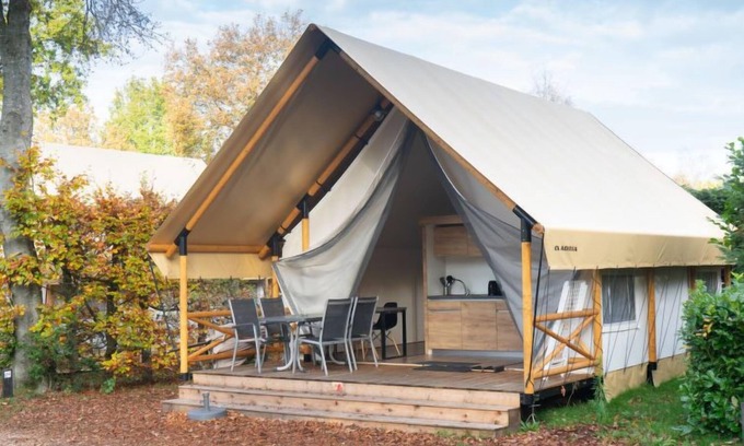 Biddinghuizen House | Glampingtent 4 by Interhome