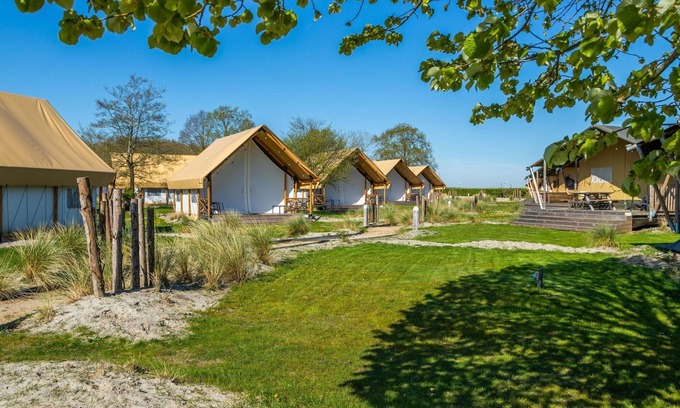 Biddinghuizen House | Glampingtent 6 by Interhome