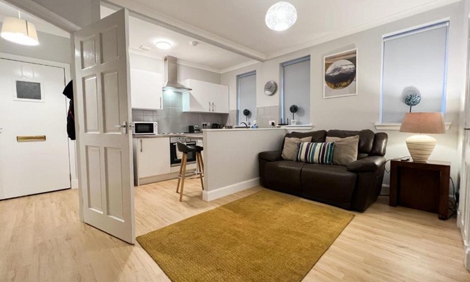 East End Apartment | Glasgow 2 Bedroom Apartment