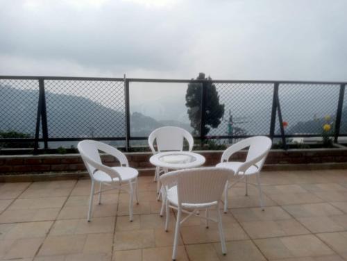 Kodaikanal Villa | Glen Mist, Mesmerizing Valley View Homestay, Kodai