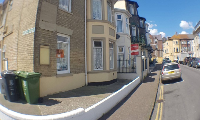 Great Yarmouth Villa | Glen Villa 5 Sleeps 6 Near Beach