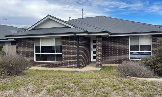 Boorooma House | Glen’s Everyday Stay