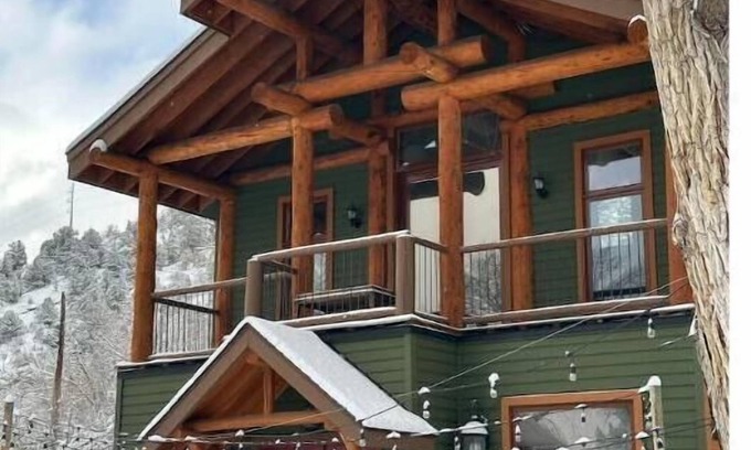Glenwood Springs House | Glenwood Timber Frame Getaway