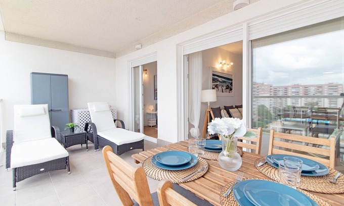 Canet de Berenguer Apartment | Global Properties: Modern apartment in Canet al Mar