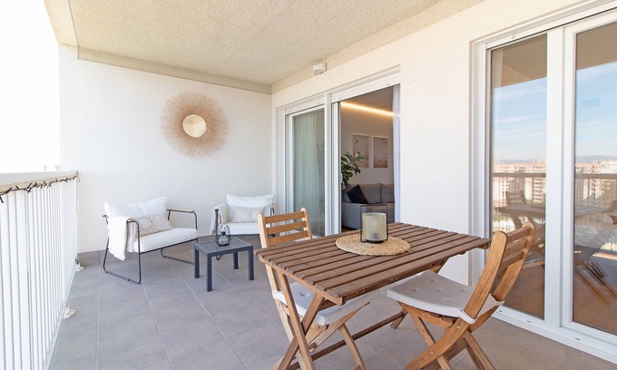 Canet de Berenguer Apartment | Global Properties: Modern flat with swimming pool and terrace on the beach of Canet