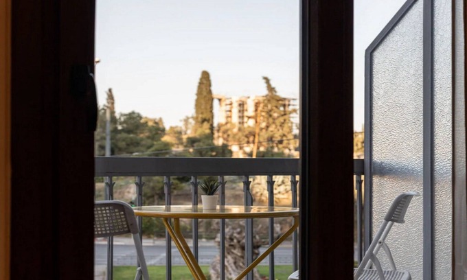 Athens City Centre Villa | Glorious Athens Apartment | 4 Bedrooms | Apartment Najasho | Furnished Balcony.