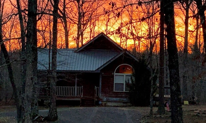 Mentone Cabin | ⭐️Glory Days Cottage⭐️ Cozy/Quiet/Serene🏡