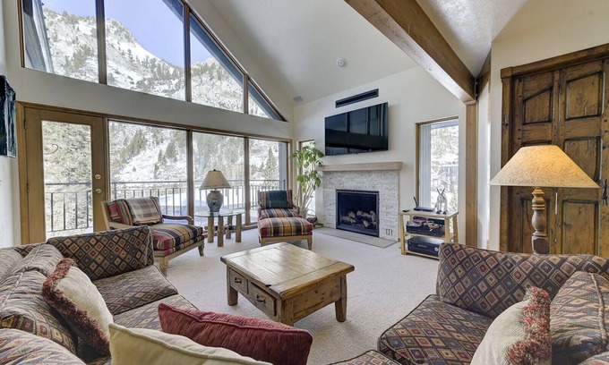Salt Lake Mountain Resorts House | Glory Gulch Haven - ski-in/out to Alta