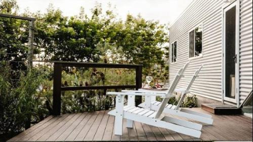 Valla Beach House | Glossies Coastal Retreat - Relax, Escape, Pets on Request