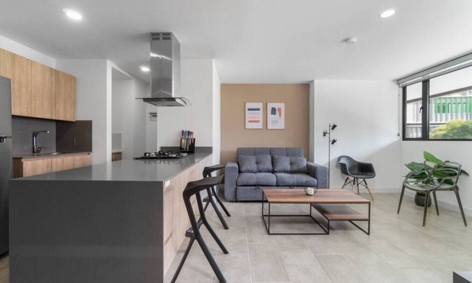 La Aguacatala Apartment | Go Living 203 · Cozy Apt near Milla de Oro with AC, GYM & Co-work