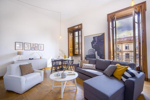 Naples City Centre Apartment | GOCCE VILLAS - Casa Frangiò Modern Apartment Historical Centre