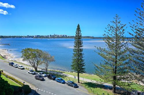 Golden Beach Apartment | Golden Beach Ocean Views, Passage at your Doorstep