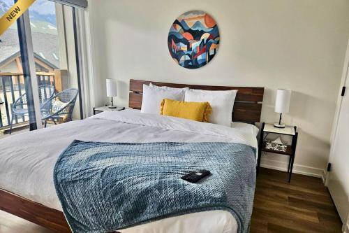 Canmore Apartment | Golden Escape 2 Bdrm Mountain VIEWS - managed by Little Sister Getaways