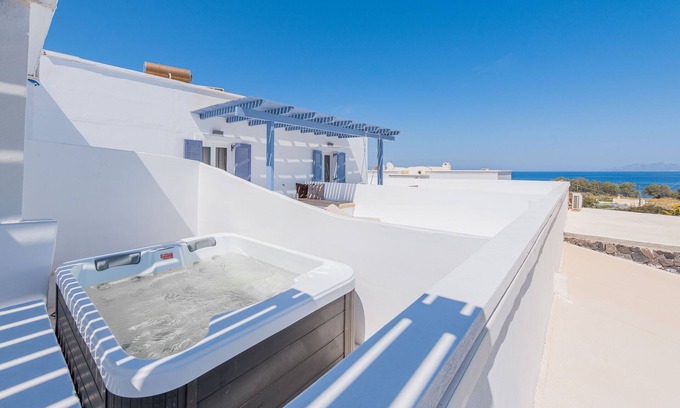 Agia Paraskevi House | Golden Sunrise Suites