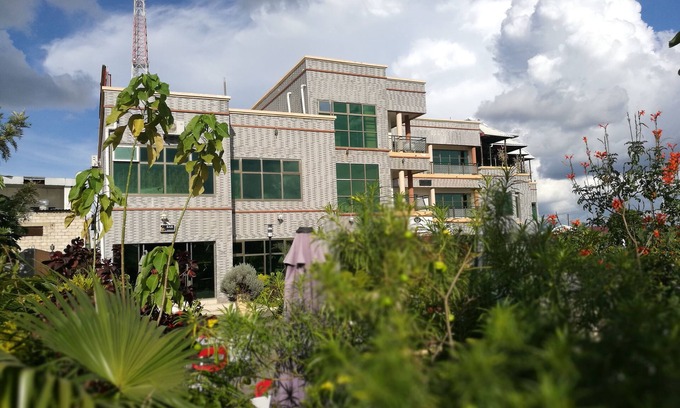 Lusaka Hotel | Golden Zambezi Lodge