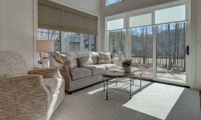 Mineral Bluff Cottage | Golf and Riverfront Cottage | King Bed | Group Availability