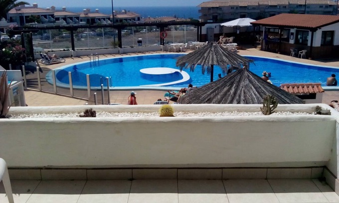 Complejo turistico Amarilla Golf Apartment | Golf and sea apartment, in lovely complex , heated pool and wifi.
