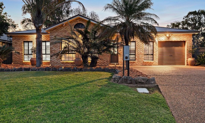Cessnock House | Golf Course Views at Stonebridge 5mins to Vineyards