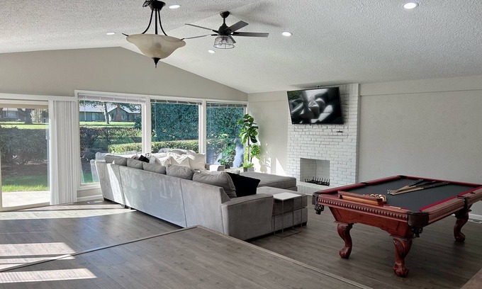 Vancouver House | Golf Oasis Retreat House/Private fenced backyard