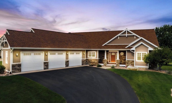 Acme House | Golfing, Equestrian Shows, Sunsets & Kid Friendly!