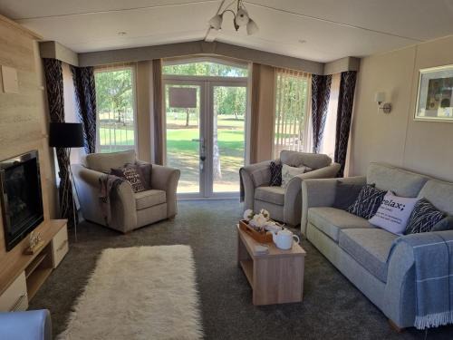 Wisbech Apartment | Golfing & Family Breaks in Luxury Lodge