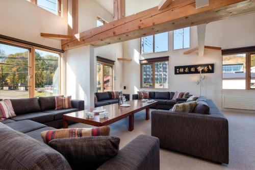 Hirafu Apartment | Gondola Chalet by H2 Life