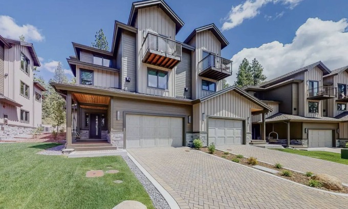 South Lake Tahoe Villa | Gondola Vista 5 Bedroom Villa