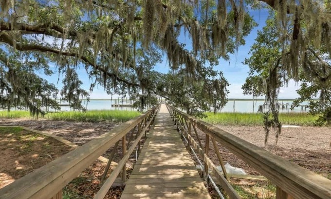 Daufuskie Island House | Gone Daufuskie Retreat on Waterfront