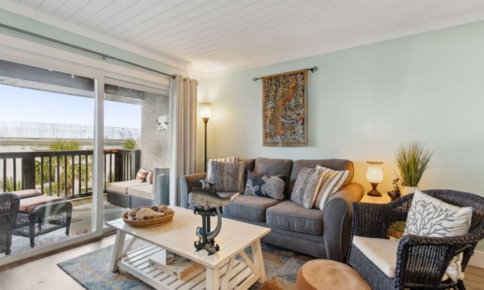 Fernandina Beach Condo | Good Vibes and High Tides