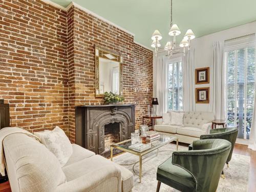 Historic Downtown Savannah Apartment | Gordon Inn Live Oak