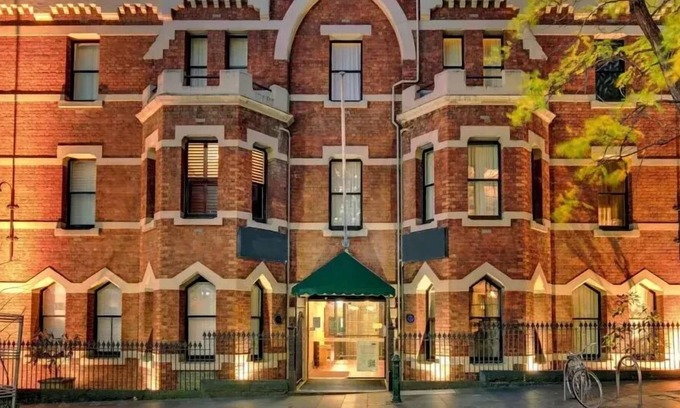 Chinatown House | Gordon Place 35