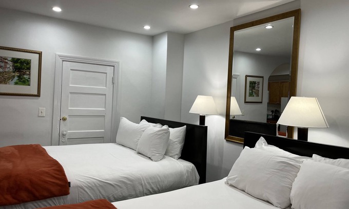 Columbia Heights Apartment | Gorgeous 1 Bdrm 1Den 2queens and full bed - METRO Supermarkets
