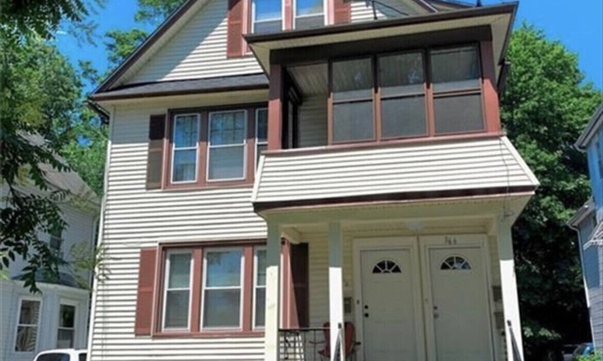 West New Haven House | Gorgeous 1st Floor Westville Apartment