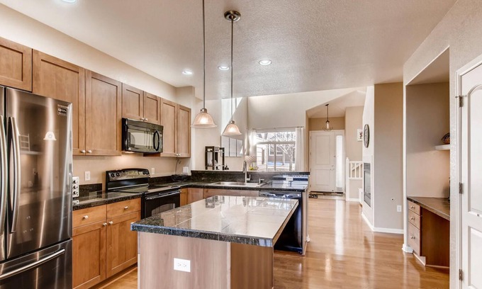 Highlands Ranch House | Gorgeous 3 Bedroom in gated Palomino Park