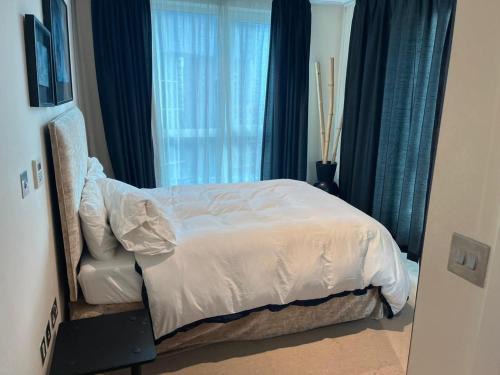 Vauxhall Apartment | Gorgeous 3 Bedroom flat in Vauxhall with City Views
