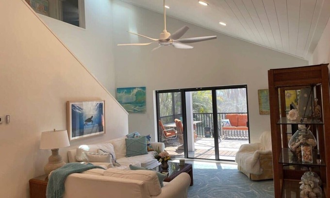 The Dunes House | Gorgeous 3 Bedroom Home in the Dunes