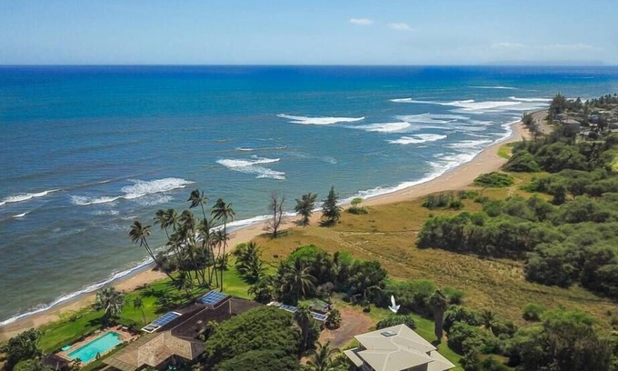 Kekaha House | Gorgeous 3br Kekaha Beachfront Home for 6!
