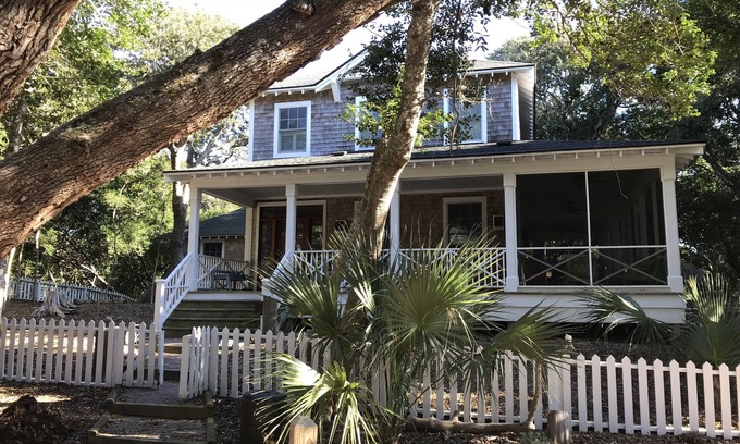 Cape Fear Station House | Gorgeous 4 Bedroom Home In Cape Fear Station