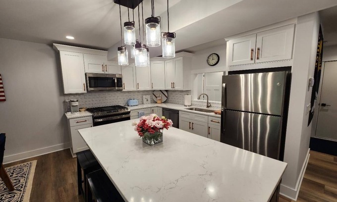 Harbor Springs Condo | Gorgeous 4 bedroom condo - 10 minutes from Harbor Springs & Ski Resorts