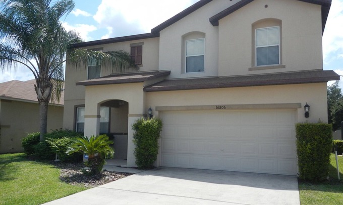 Sunrise Lakes Villa | Gorgeous 4 Bedroom Villa, Private Pool - Minutes away from Disney World