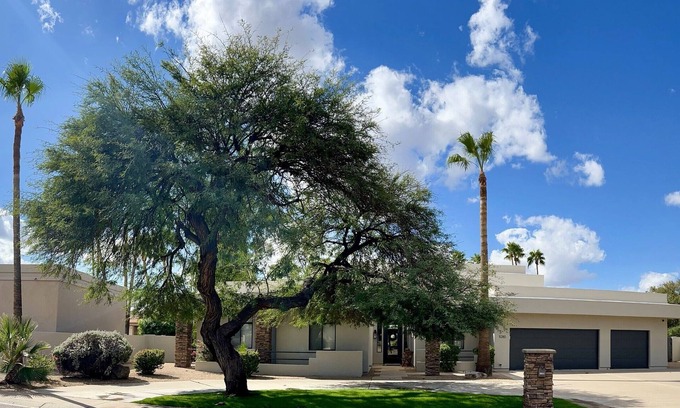 Preston Hills House | Gorgeous 5 BR Oasis, Gated Pool, Putting Green, Fire Pit- perfect for families!